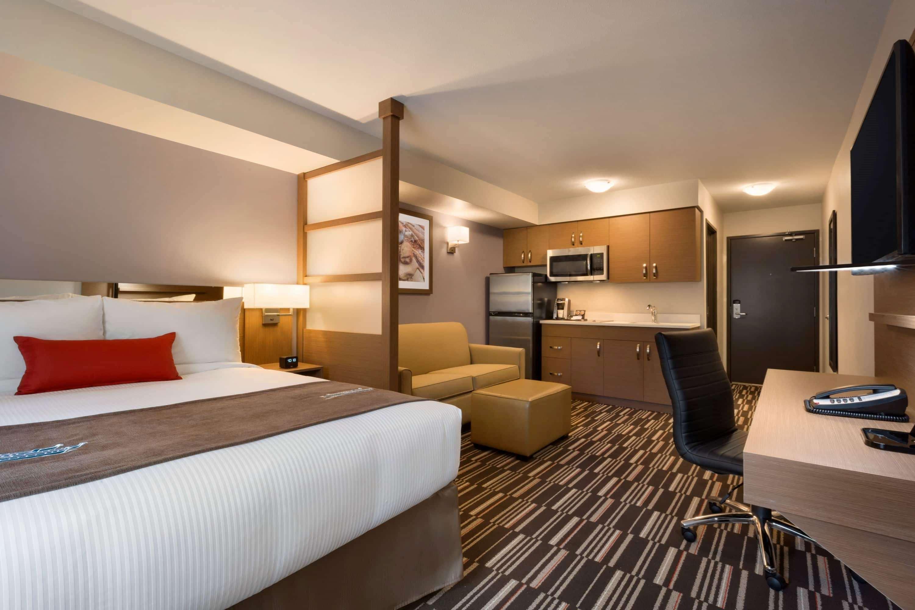 Microtel Inn & Suites By Wyndham Oyster Bay 레이디스미스 외부 사진