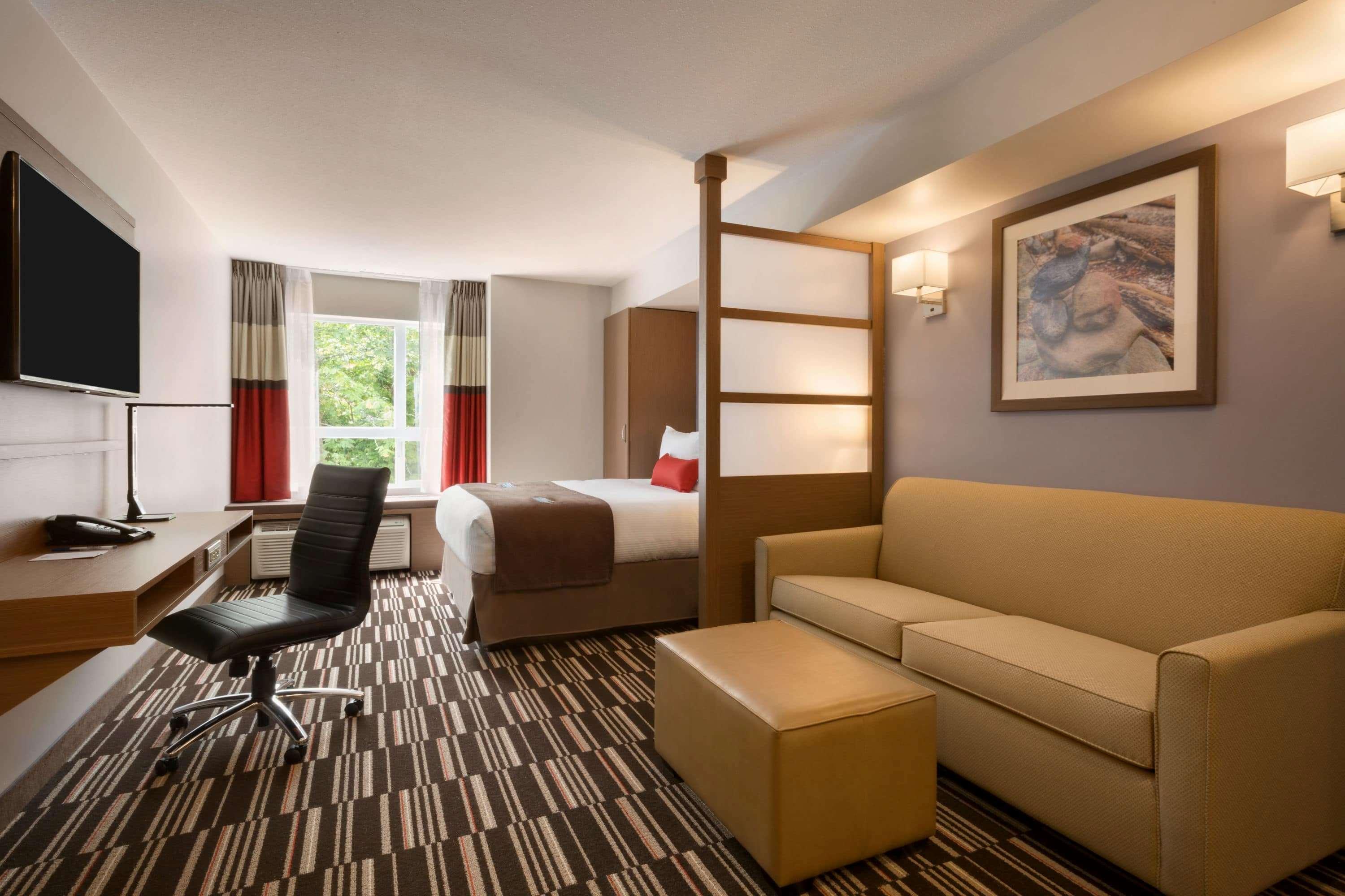 Microtel Inn & Suites By Wyndham Oyster Bay 레이디스미스 외부 사진