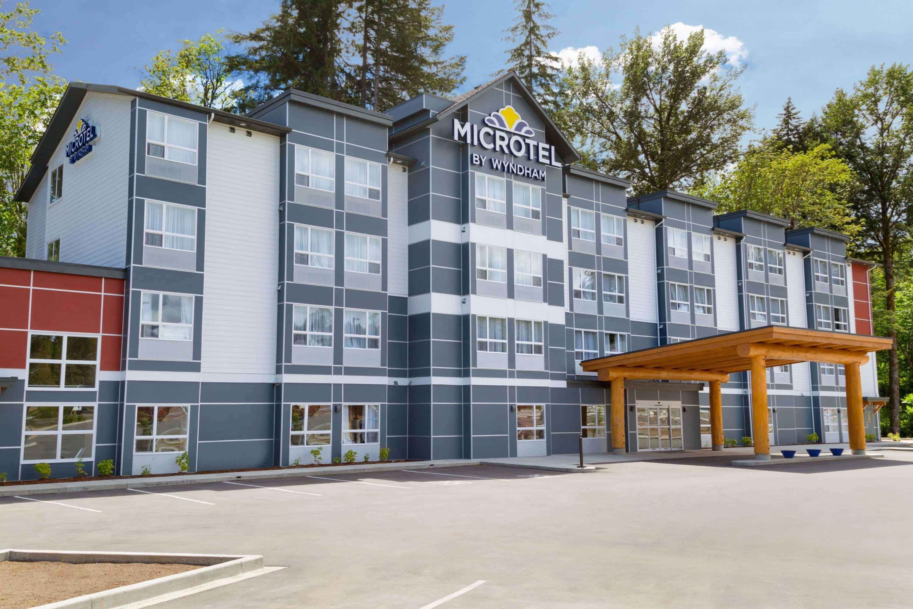Microtel Inn & Suites By Wyndham Oyster Bay 레이디스미스 외부 사진