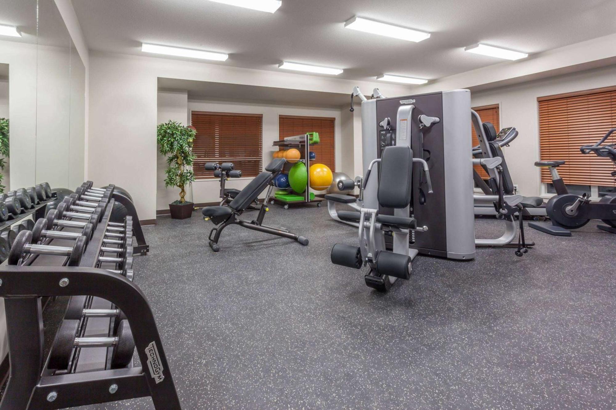 Microtel Inn & Suites By Wyndham Oyster Bay 레이디스미스 외부 사진